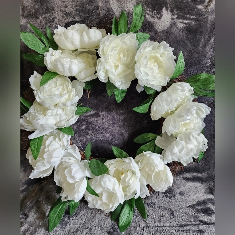 NWT exclusive spring summer white Peony Floral Wreath, 20